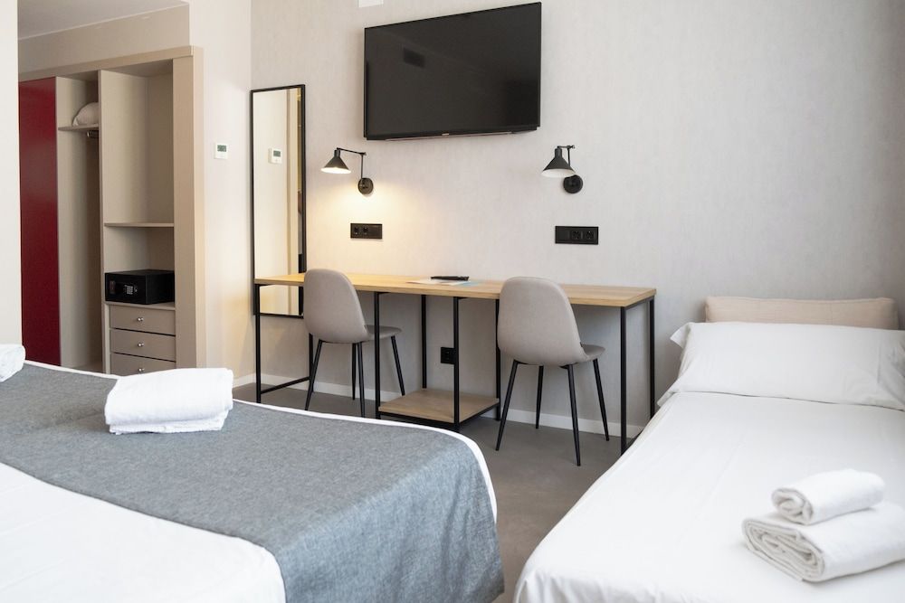 Checkin Montserrat Superior Triple Room (sofa bed) 5