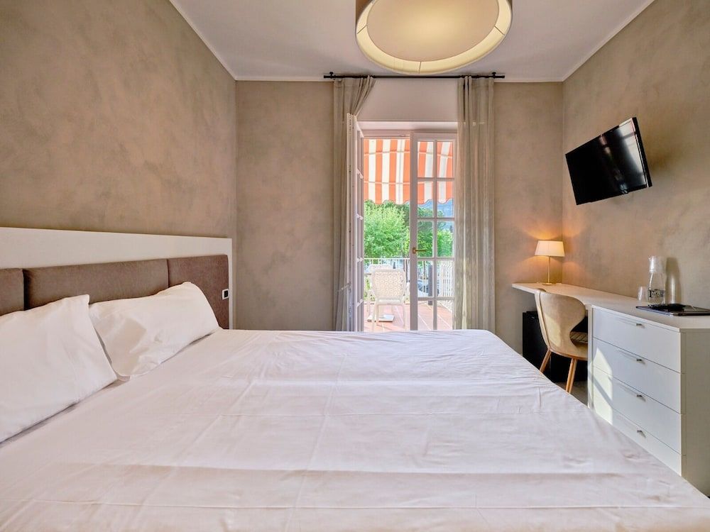 Hotel Conca D'Oro Double or Twin Room, Lake View 3
