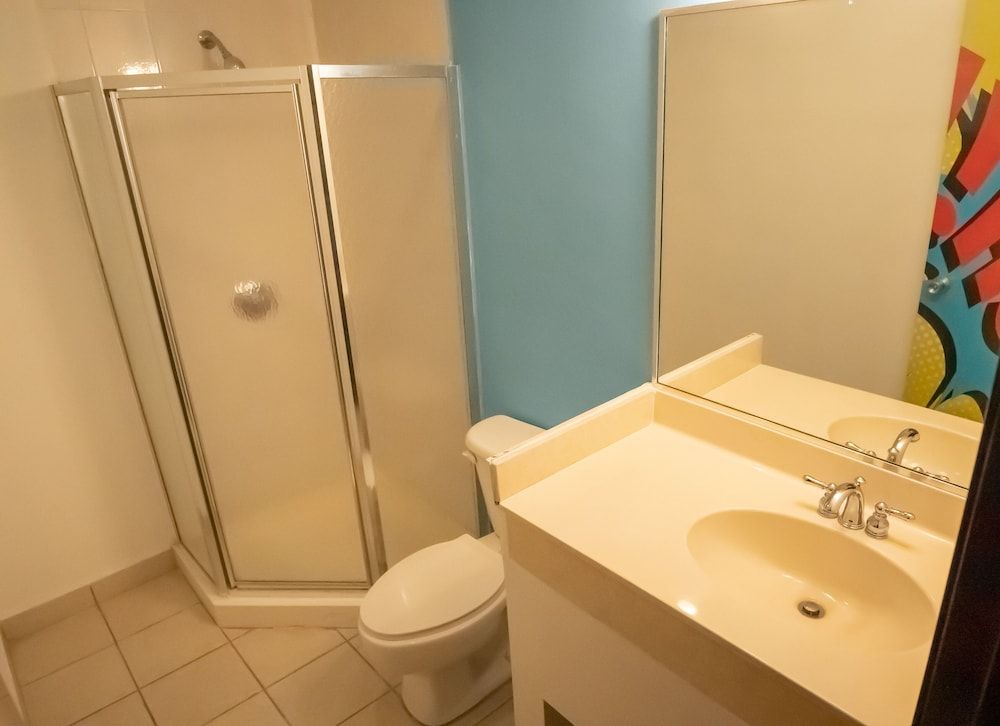 The Fox Hotel Single Full Bed 4