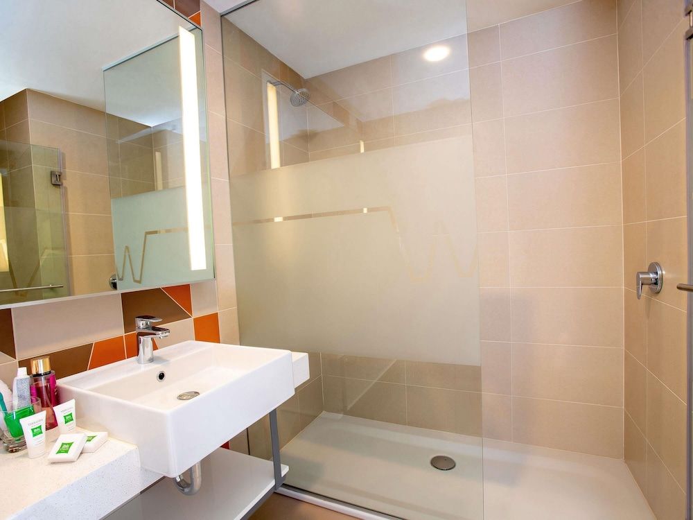 ibis Styles Lima Benavides Miraflores Hotel Standard Room, 1 Queen Bed 7