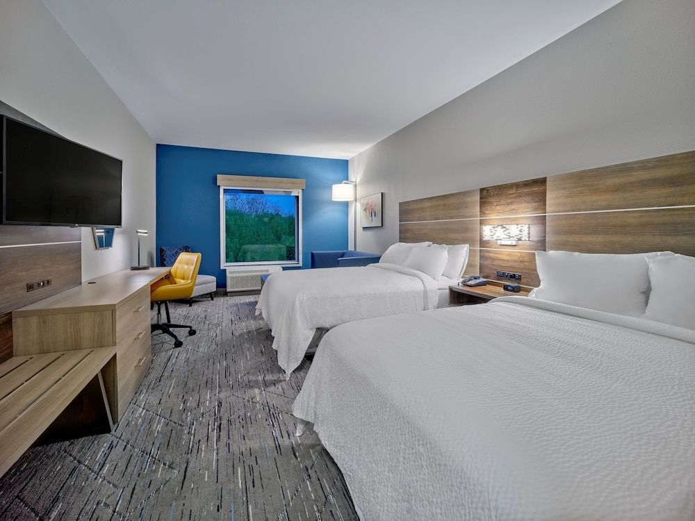 Suite, 2 Queen Beds, Accessible (Communications)