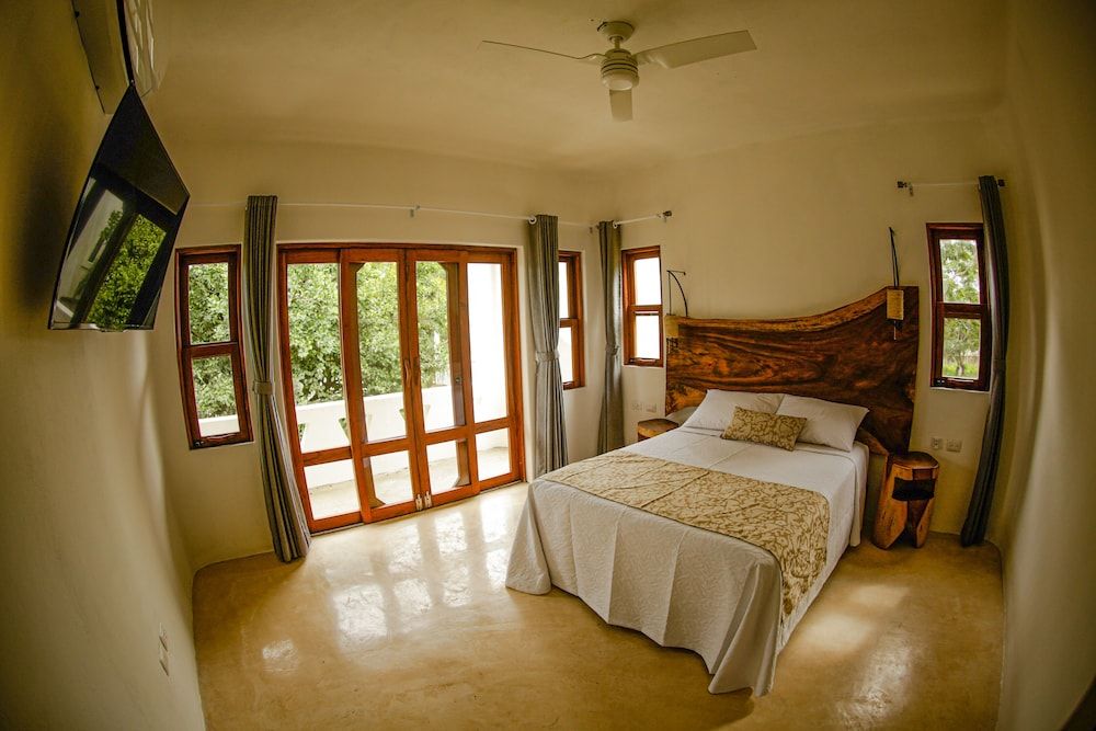 Mi Kasa Tu Kasa Bacalar Deluxe Room