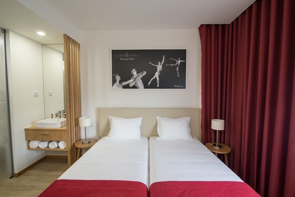 undefined Porto Coliseum Hotel 9