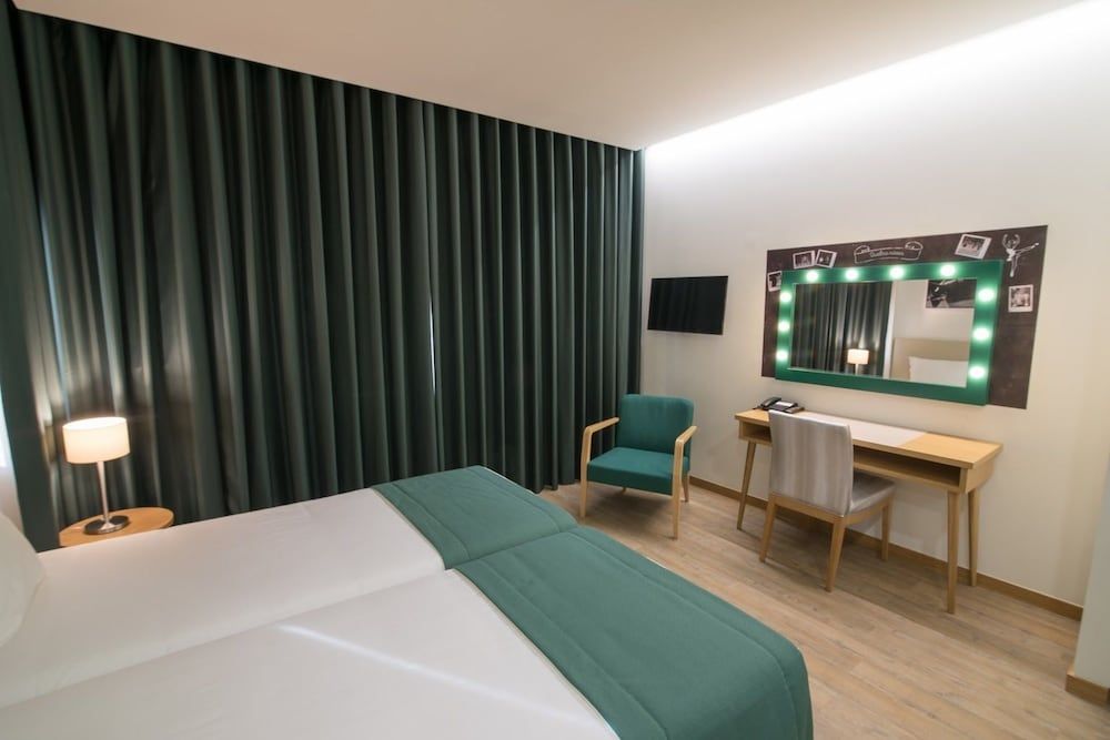 undefined Porto Coliseum Hotel