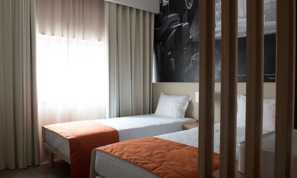 Porto Coliseum Hotel Standard Twin Room 3