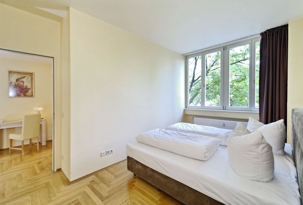 undefined AMC Apartments - Ku'damm 4