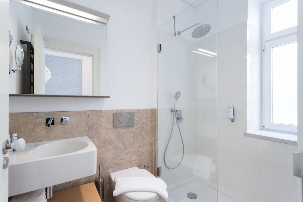 Boutique Chiado Suites Standard Double or Twin Room 5