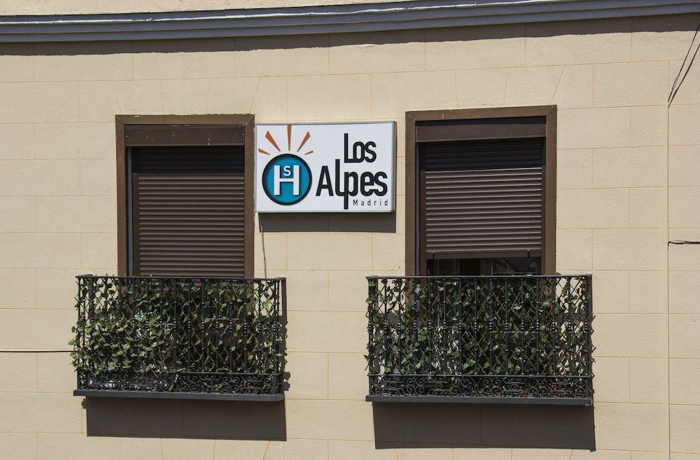 undefined Hostal Los Alpes 7
