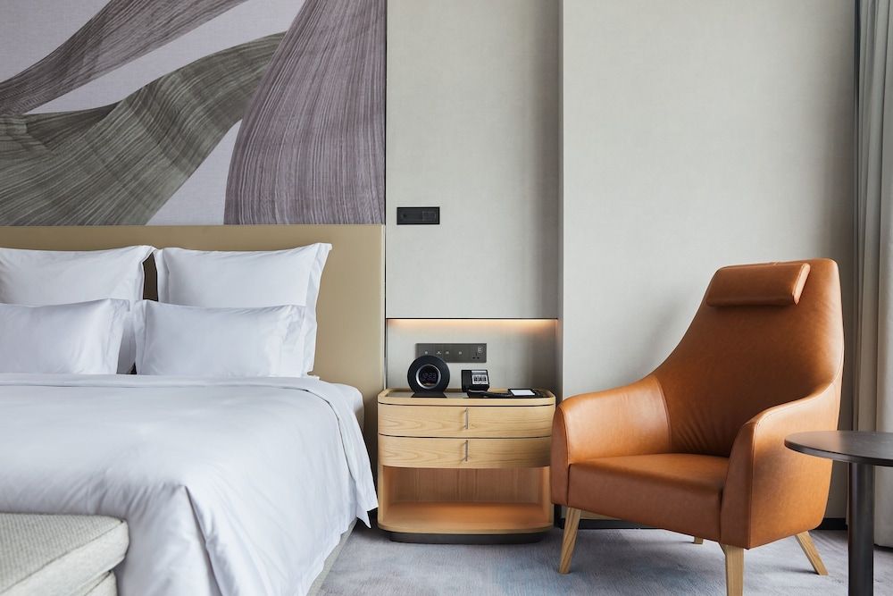 Pullman Shanghai Qingpu Excellence Deluxe Suite, 1 King Bed, Club Lounge Access 2