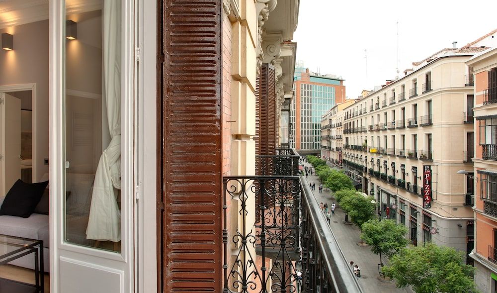 Suites You Platinum Apartment, 1 Bedroom, City View 2