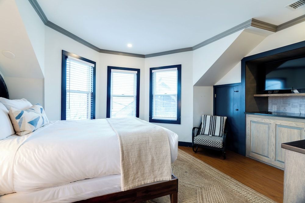 Morgan Hotel Standard Room 2