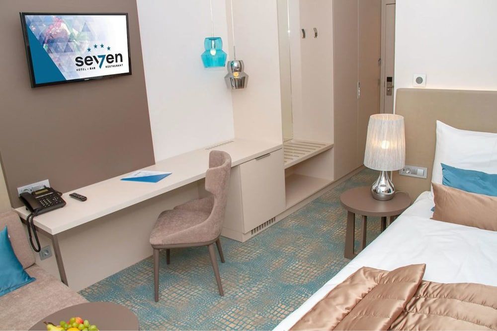 Hotel Seven Single Room 4