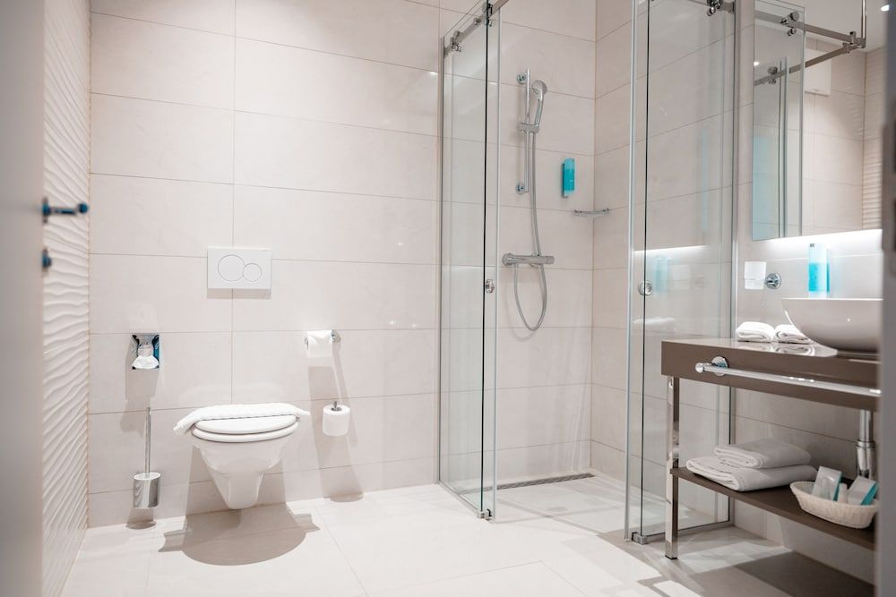 Hotel Seven Single Room 3