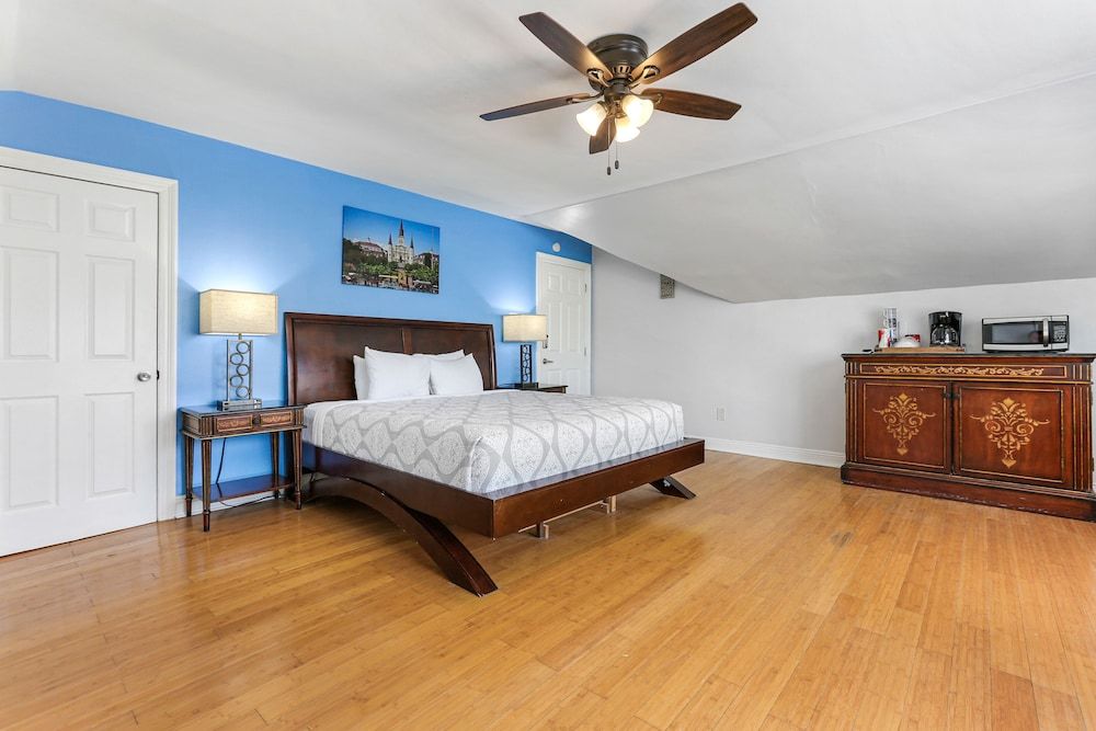 Comfort Room, Multiple Beds
