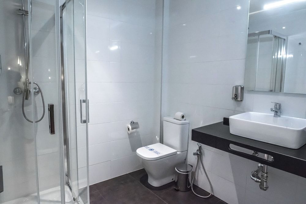 DAOS Suites Terrace Marbella Economy Twin Room 3