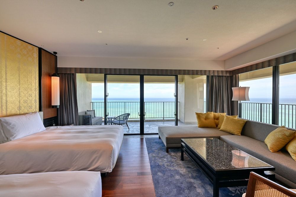 Panorama Corner Suite Twin, No Smoking (w/ Club Lounge&VIP Pool Bar Access, Additional children fee)