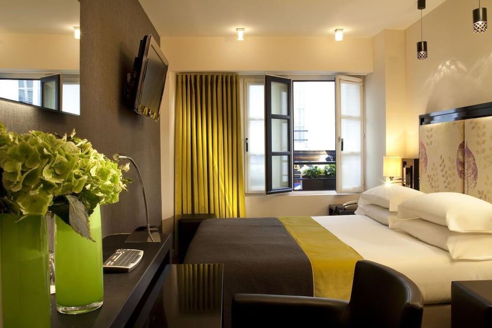 Hôtel Caron le Marais Standard Double Room, 1 Double or 2 Twin Beds