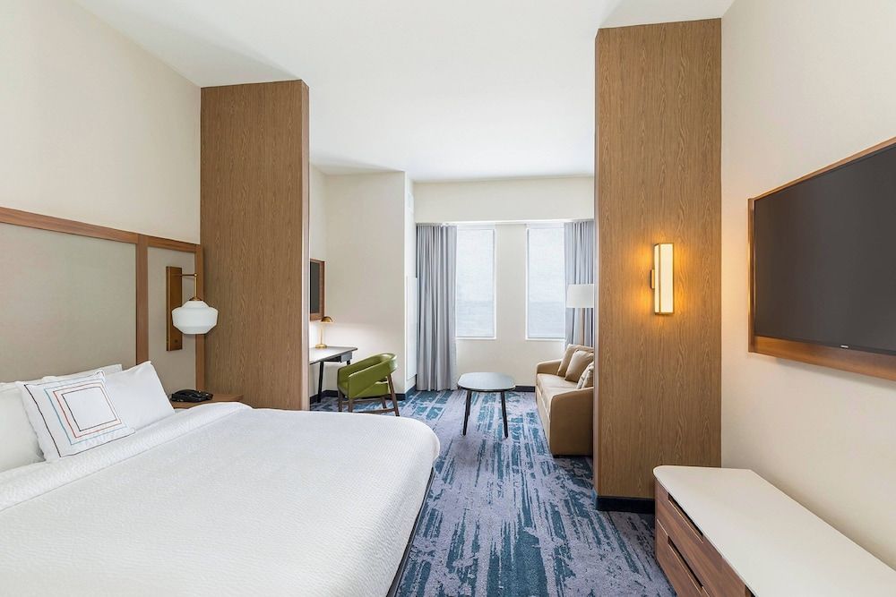 Suite, 1 King Bed with Sofa bed, Non Smoking (Mobility Accessible, Tub)