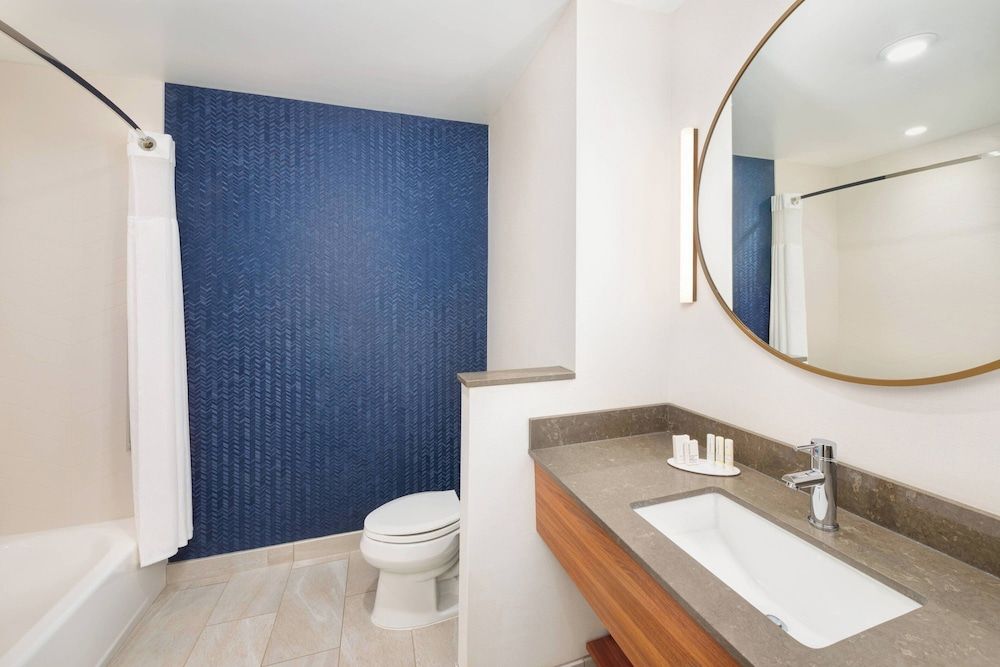 Room, 2 Queen Beds (Mobility/Hearing Accessible, Tub)