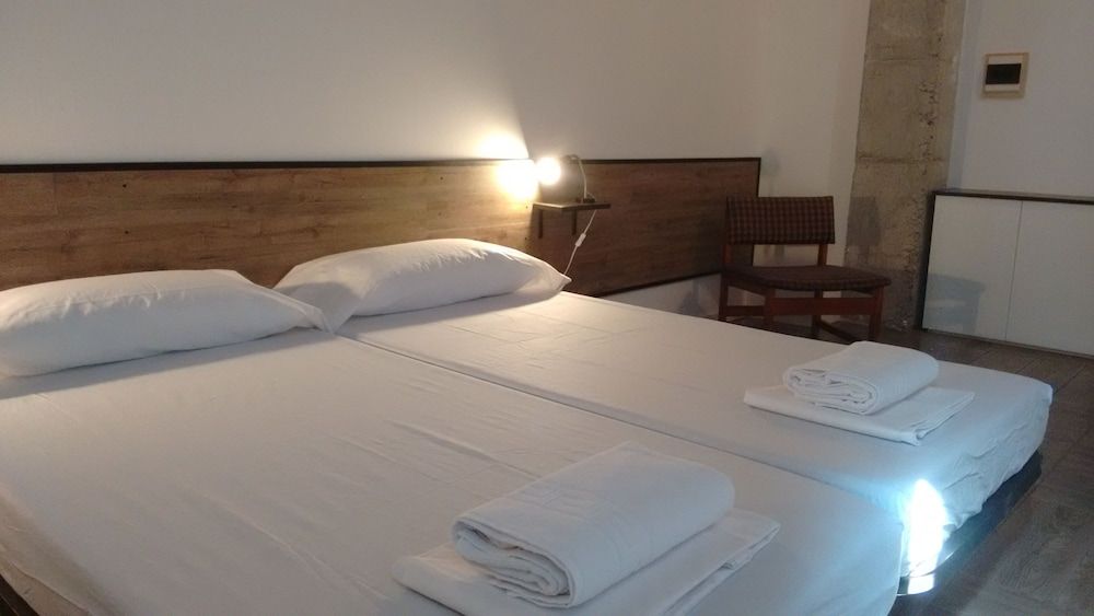 The Market Hostel Alicante Twin Room, Shared Bathroom 3