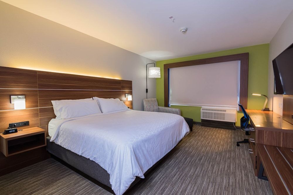 Holiday Inn Express & Suites Houston North I-45 Spring by IHG Standard Room 5