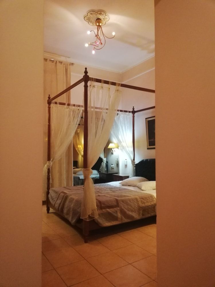 Exis Boutique Hotel Superior Double Room, Jetted Tub 13