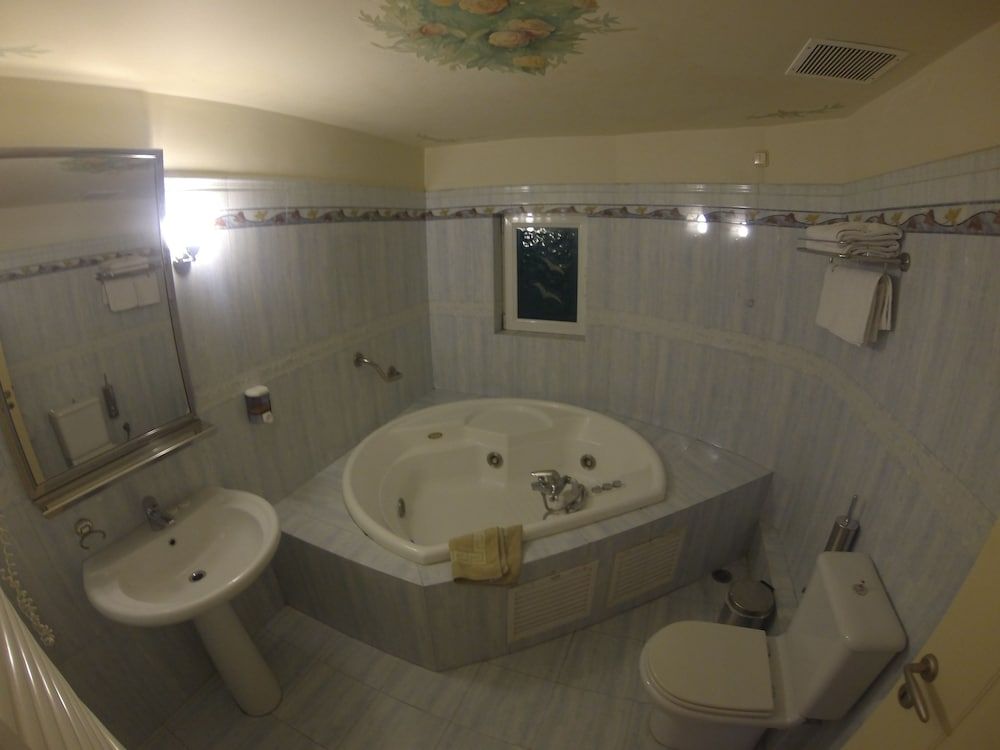 Exis Boutique Hotel Superior Double Room, Jetted Tub 8