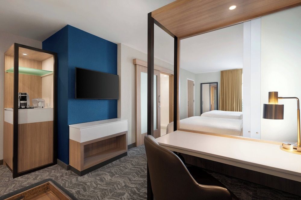 Suite, Multiple Beds, City View (Hearing Accessible)