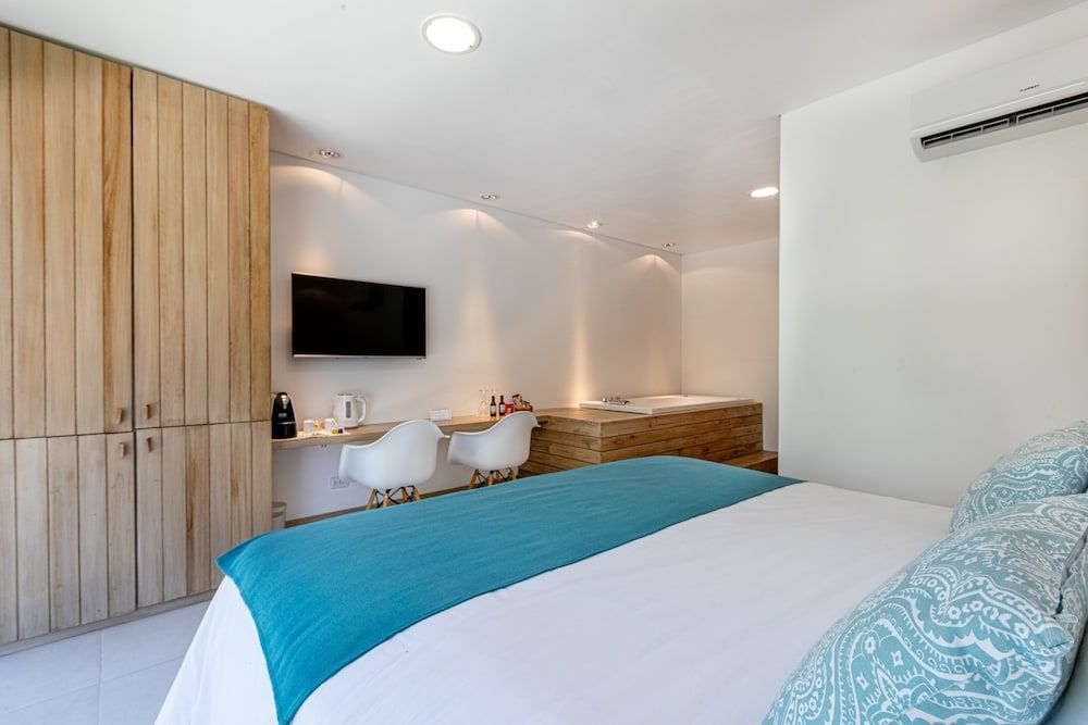 Live Hotel Boutique - Adults Only Premium Room 4