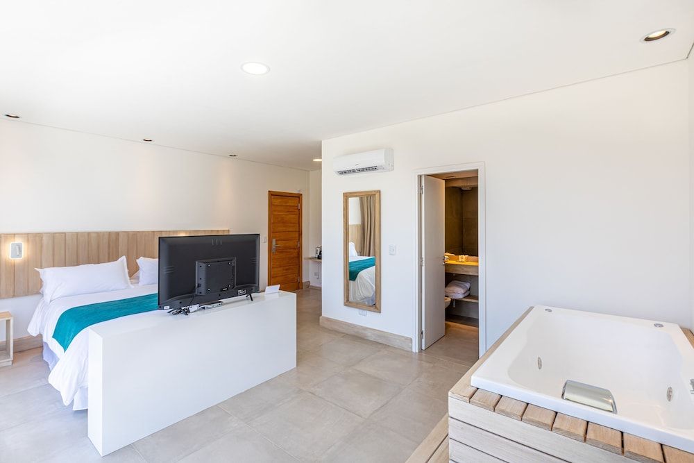 Live Hotel Boutique - Adults Only Deluxe Room 3