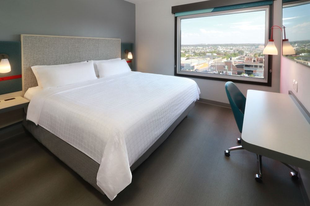 Standard Room, 1 King Bed