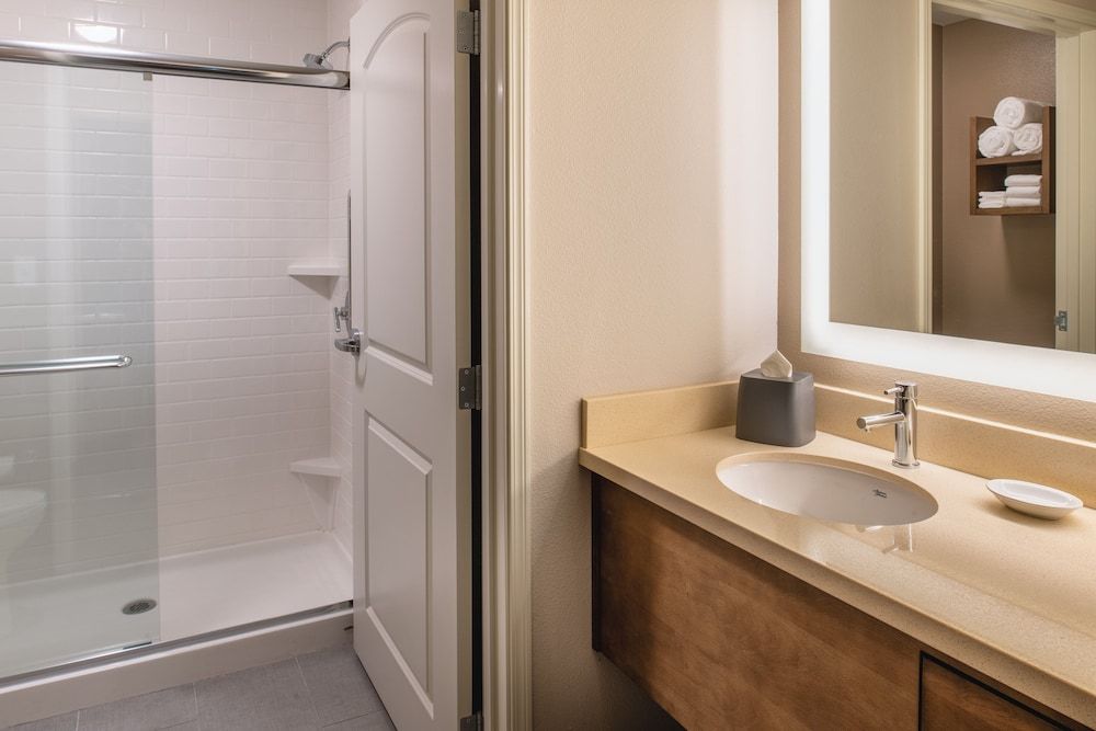 Suite, 1 Bedroom, Accessible, Kitchen (Communications)