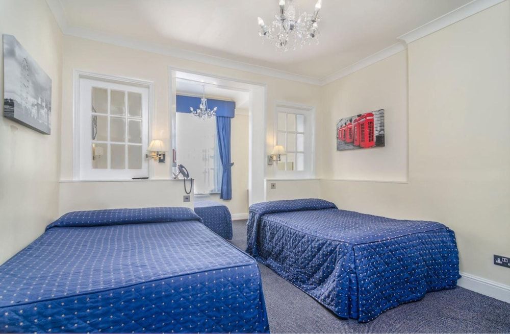 Aaraya London Family Room