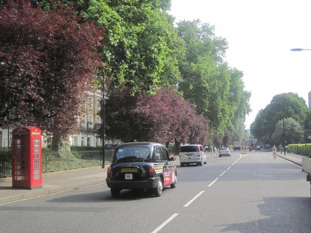 undefined Aaraya London 10