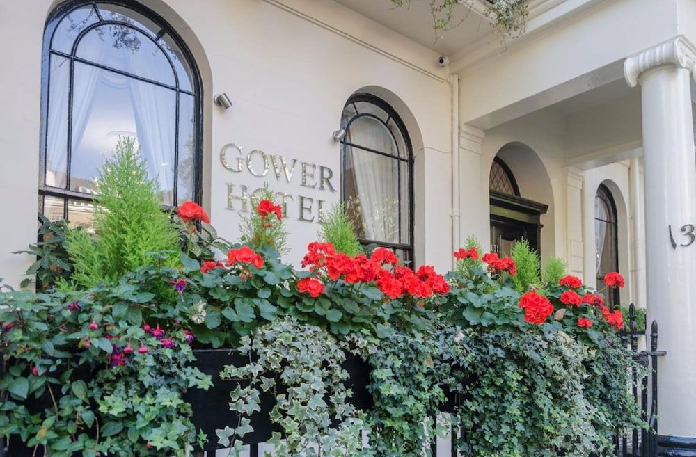 undefined Aaraya London 2