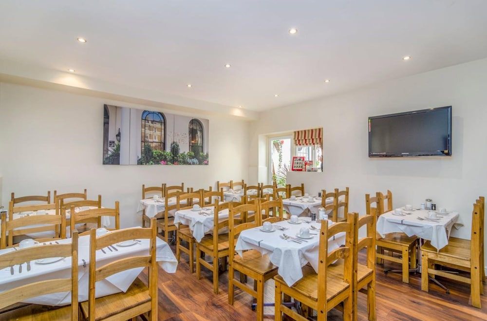 undefined Aaraya London 9