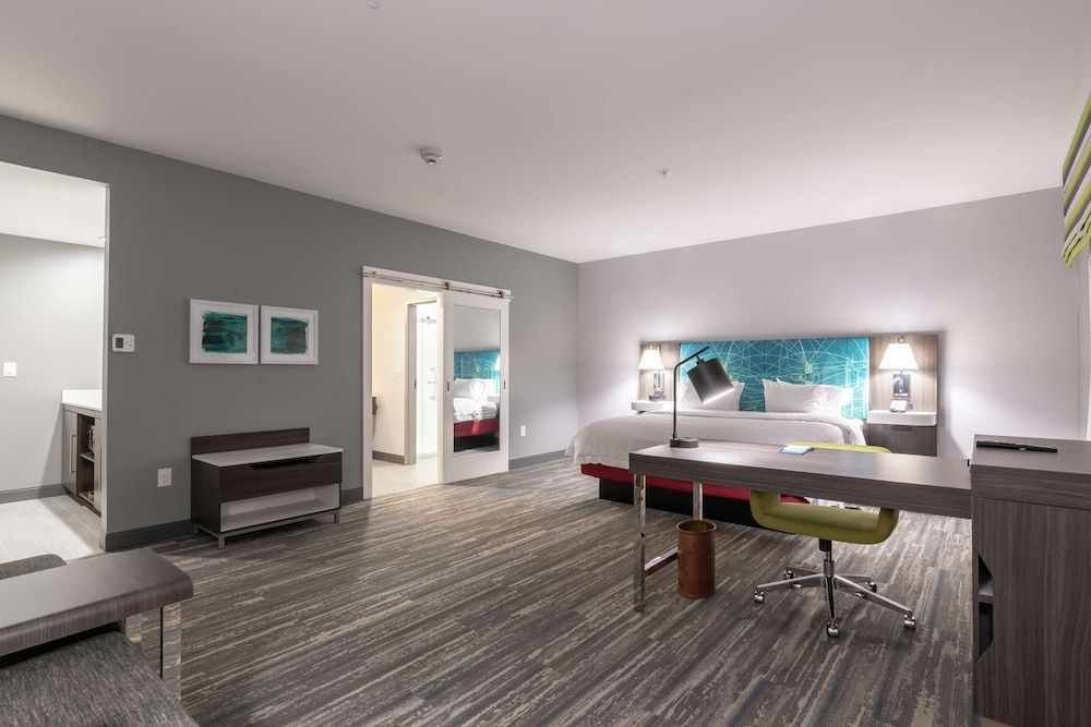 Suite, 1 King Bed, Accessible, Refrigerator & Microwave