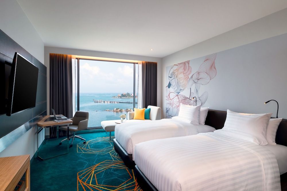 Premier Deluxe Room, Lounge Access, Sea View - 2 Single beds