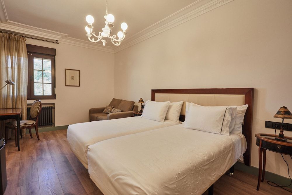 Silken Gran Hotel del Sella Family Room 4