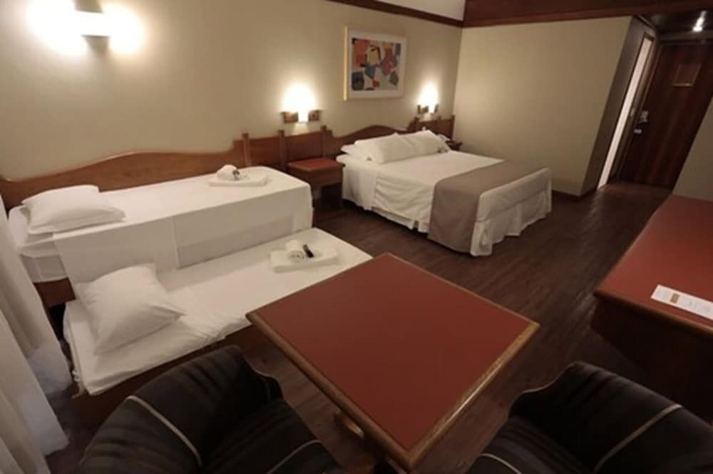 Tri Hotel Canela Standard Quadruple Room 4