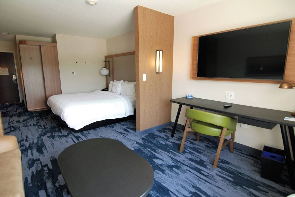 Suite, 1 King Bed with Sofa bed (Hearing Accessible)