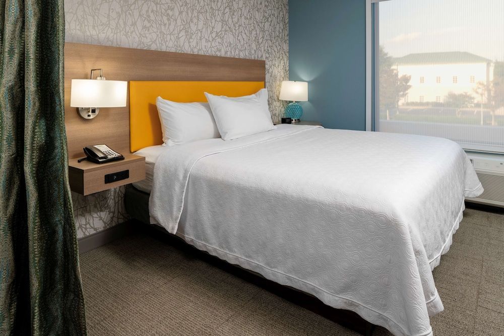 Studio, 1 King Bed, Accessible (Hearing)