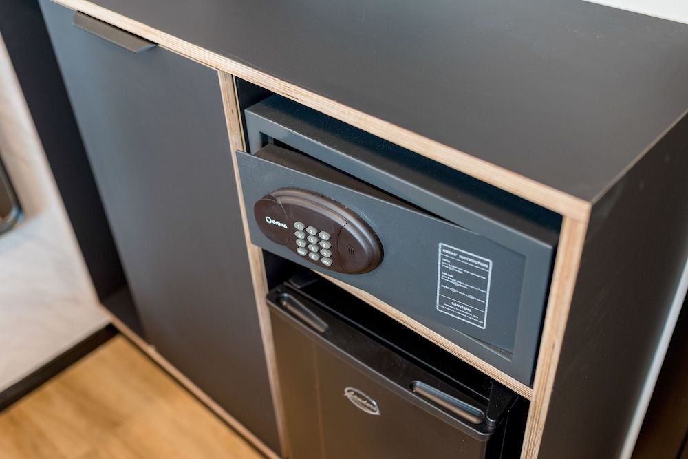 Dizengoff Garden Hotel Economy Double Room 9