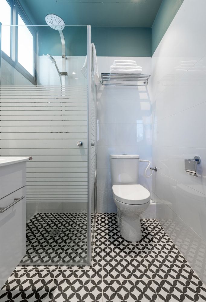 Dizengoff Garden Hotel Economy Double Room 6