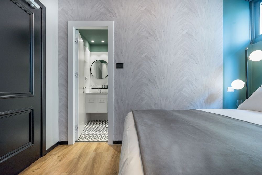 Dizengoff Garden Hotel Economy Double Room 4