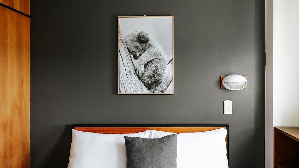 Canberra Accommodation Centre Standard Double Room with Shared Bathroom 6