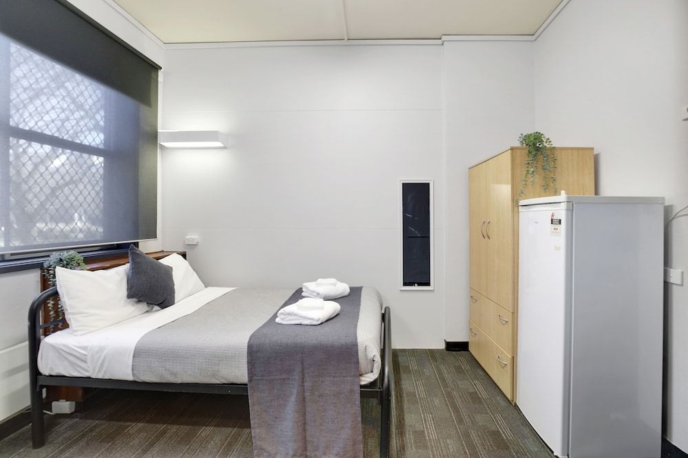Canberra Accommodation Centre Comfort Double Room 2