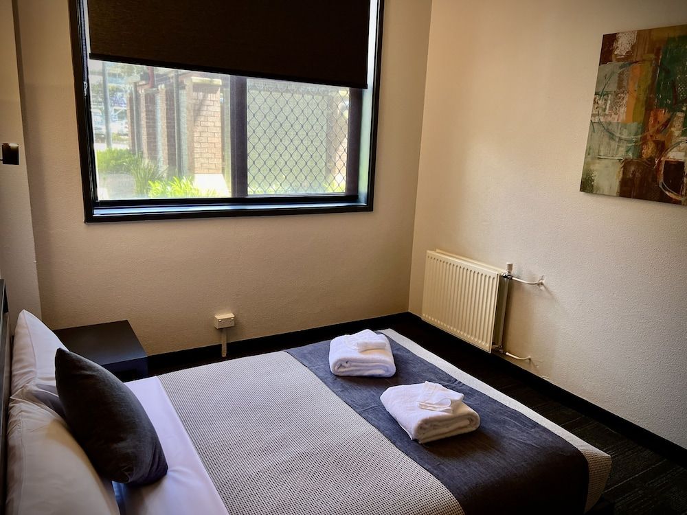 Canberra Accommodation Centre Standard Double Room with Shared Bathroom 10
