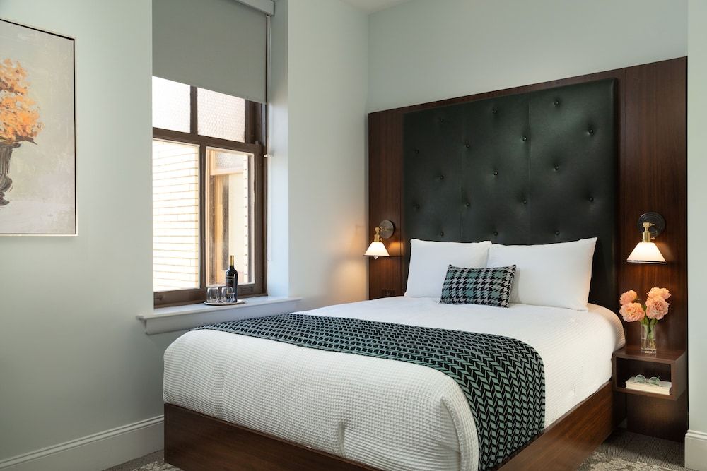 Standard Room, 1 Queen Bed