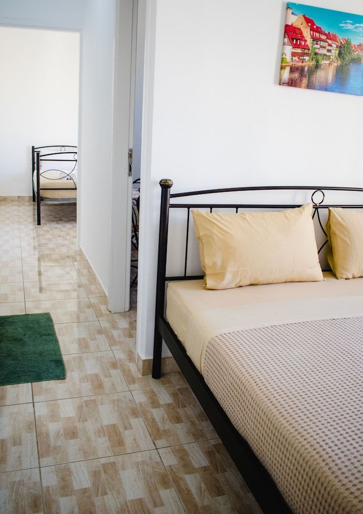 Nikolakakis Rooms Lavrio Apartment, 2 Bedrooms (1 Double and 2 Twin) 2